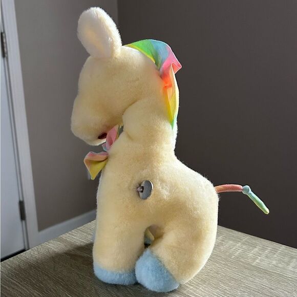 NWOT … BANTAM “Wind Up” Musical Moving Giraffe - Picture 3 of 4